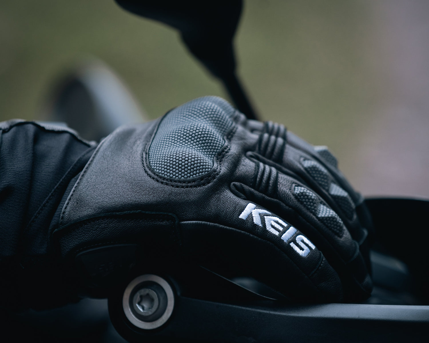 Best Heated Gloves with Fast UK Shipping